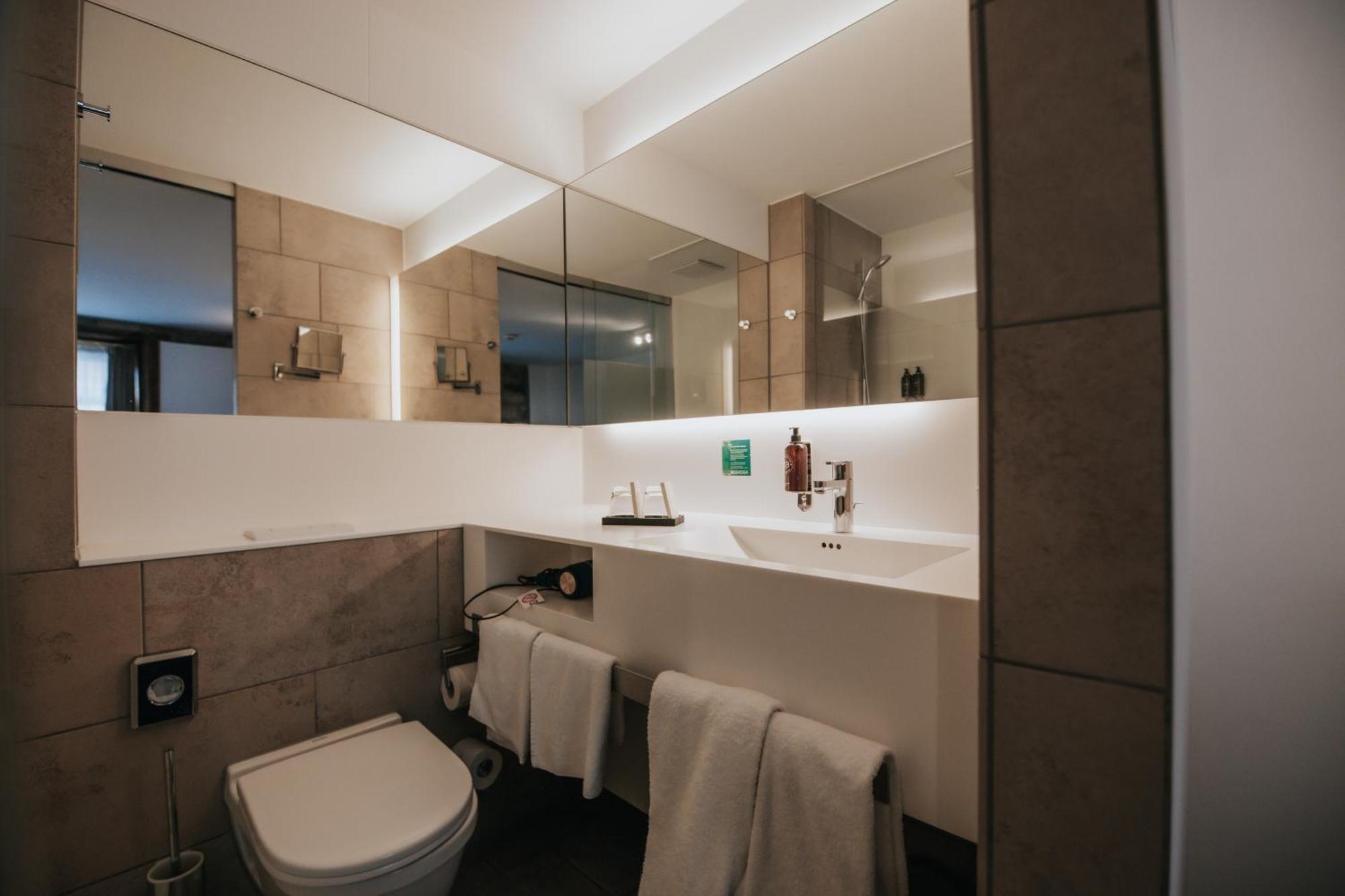 Design Hotel & Restaurant Loewen อูล์ม ภายนอก รูปภาพ