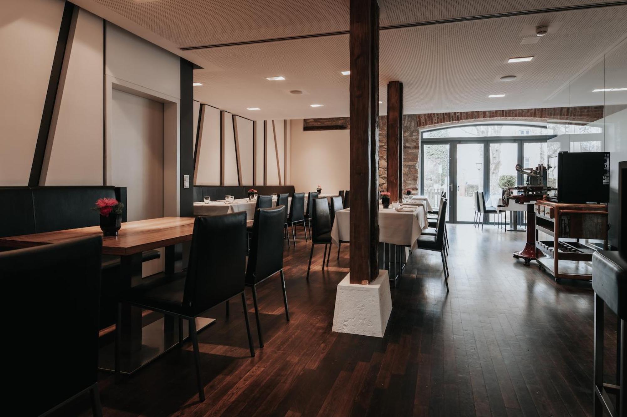 Design Hotel & Restaurant Loewen อูล์ม ภายนอก รูปภาพ