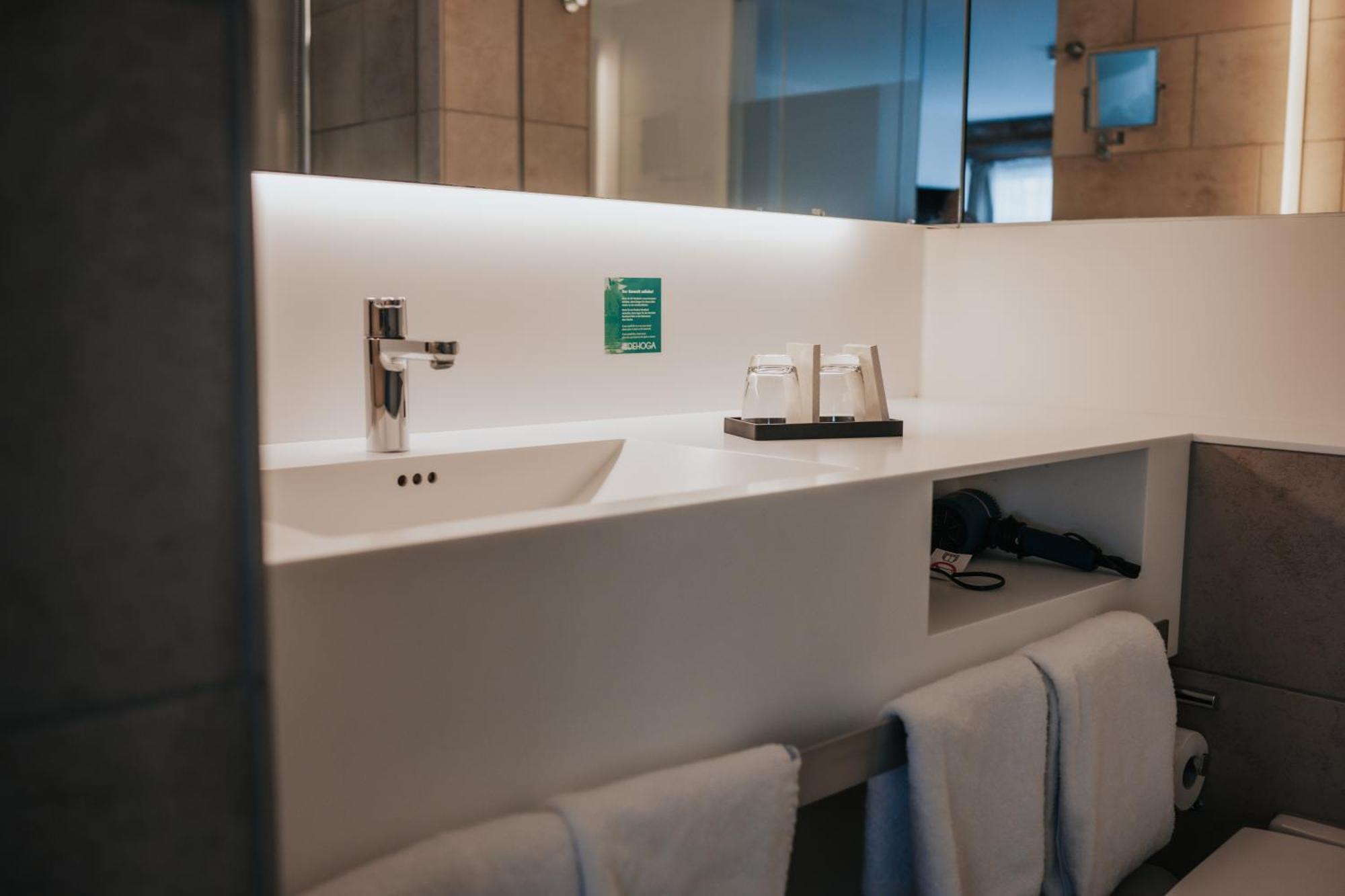 Design Hotel & Restaurant Loewen อูล์ม ภายนอก รูปภาพ