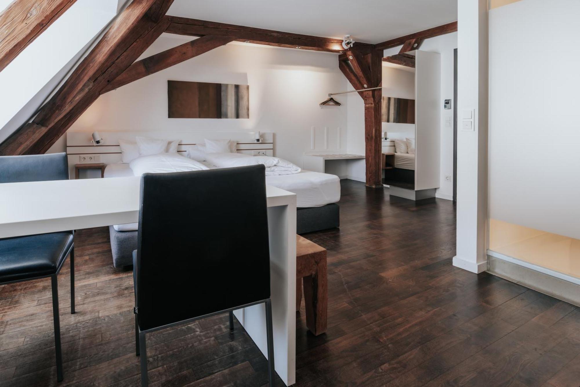 Design Hotel & Restaurant Loewen อูล์ม ภายนอก รูปภาพ