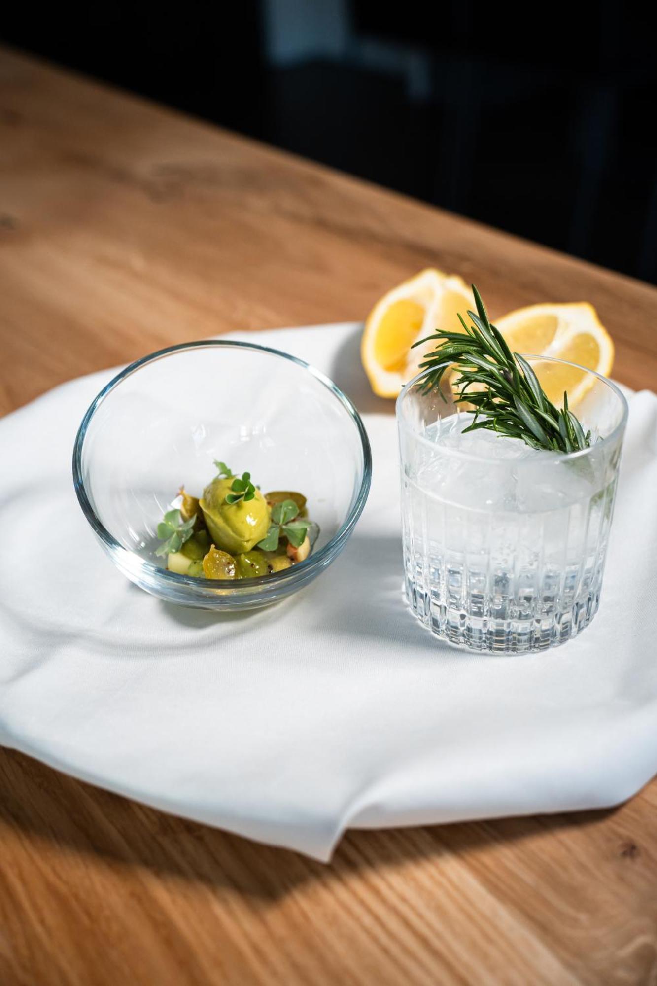 Design Hotel & Restaurant Loewen อูล์ม ภายนอก รูปภาพ